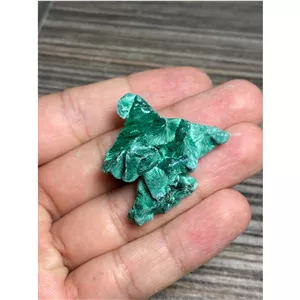 سنگ راف مالاکیت مخملی طبیعی کد7845