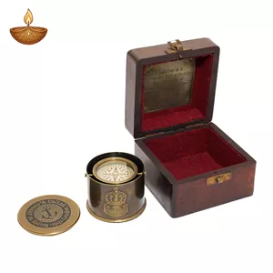 قطب نما همراه باکس چوبی کد 7872b