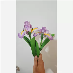 گل زنبق منعطف خمیری در رنگ های مختلف 