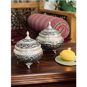 شکلات خوری چهار پایه متوسط قلمزنی گل و مرغ اعلا 