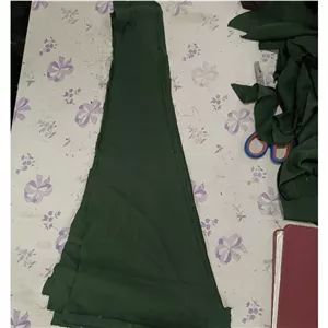 تکه پارچه مثلثی سبز 1 عددی کرپ کنزو 