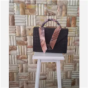 کیف دستی ودوشی بند بلند مارک chanel مدل کرواتی 