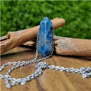 منشور سنگی آپاتیت (کد 1002)