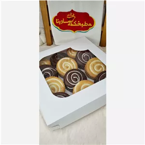 جعبه میکس پای کیکهای وانیلی و شکلاتی کرمفیلی