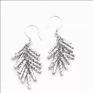 گوشواره نقره زنانه 925 عیار آویزی متحرک خوشه ای قفل عصایی  