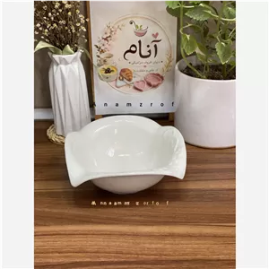 کاسه لب برگشته لوتوس 