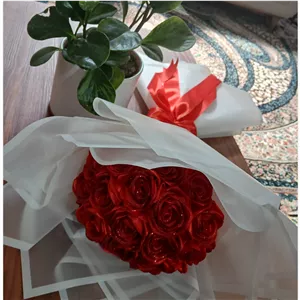 دسته گل روبانی قرمز شاین دار یا کاغذ سفید 