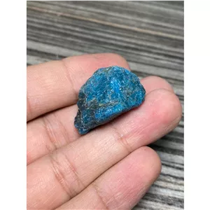 سنگ آپاتیت طبیعی پر انرژی کد 8008
