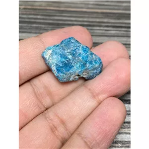 سنگ طبیعی آپاتیت طبیعی بی نظیر کد 8013