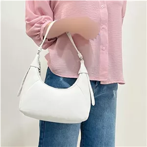 کیف دستی و دوشی زنانه مدل قایقی زارا کد 1416 جنس چرم مصنوعی