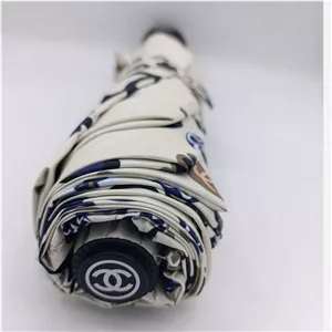 چتر اتوماتیک برند چنل CHANEL ضد باد با پارچه نانو و جعبه کادویی رنگ کرم نخودی