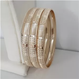 النگو طلاروس بسیار با کیفیت پک 3 تایی کاملا رنگ ثابت و مناسب استفاده دائم 