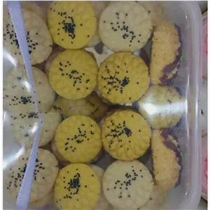 شیرینی برنجی قزوین (پس کرایه)