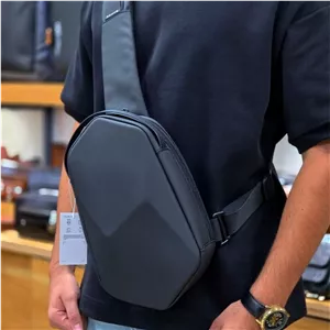 بادی بگ هاردکیس مدل بنج 7213 پارچه اسکین ضد آب مشکی (2)