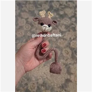 عروسک بافتنی گوزن گردن دراز فانتزی(با کاموا ترک)