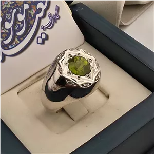 انگشتر مردانه نقره عیار 95 با سنگ زبرجد آفریقایی ساده با 8 الماس دست ساز
