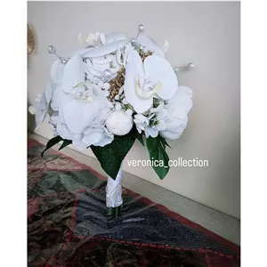 دسته گل ارکیده و پئونی کلاسیک