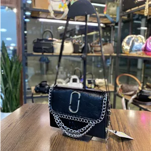 کیف دوشی سه زیپ جاکوبز