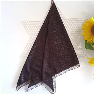مینی اسکارف سه گوش نخی مشکی و قهوه ای طرح رز و پلنگی