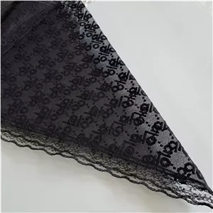 مینی اسکارف سه گوش طرح الو رنگ مشکی دور گیپور دوزی شده