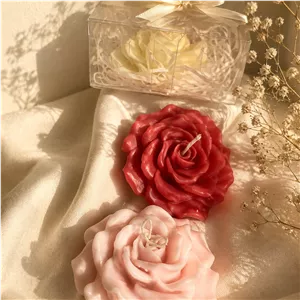 شمع گل رز عطری و ساده