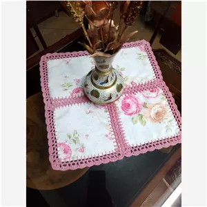 رومیزی ترکیبی پارچه ای و دور قلاببافی