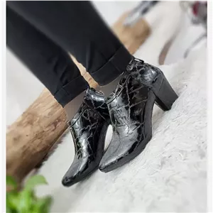نیم بوت مجلسی زنانه ورنی مشکی پاشنه 5 سانت مدل سگک