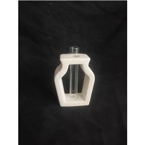 یک عدد گلجا کوزه ای کوچک با لوله ، گلجای مدل کوزه ، گلجای طرح خمره، گلجای جنس سنگ مصنوعی ، گلجا با شیشه ، گلدان دکوری