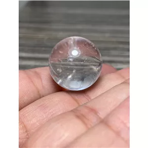 گوی سنگ کریستال کوارتز طبیعی بسیار خاص کد 8147