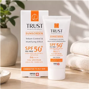 کرم ضدآفتاب و کنترل چربی تراست SPF50+ (پوست مختلط تا چرب - فاقد رنگ)