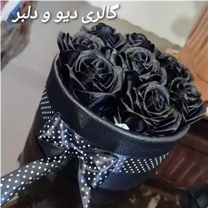 باکس گل روبانی رز طوسی تیره شاین دار 8 شاخه (رنگ قابل تعویض)