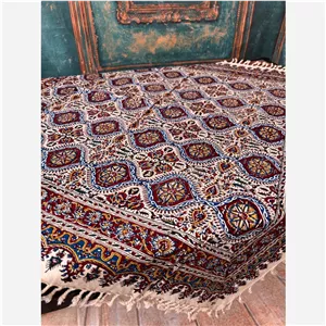 سفره رومیزی قلمکاری سایز 120در 120طرح نگین خشتی