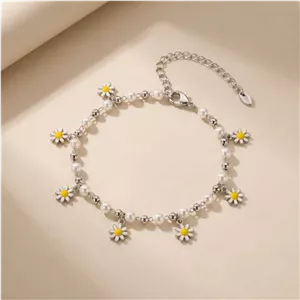 پابند مرواریدی با آویز گل بابونه