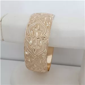 النگو تکپوش طلاروس کاملا رنگ ثابت با طلا مونمیزنه و مناسب استفاده دائم ورق بزنید لطفا 