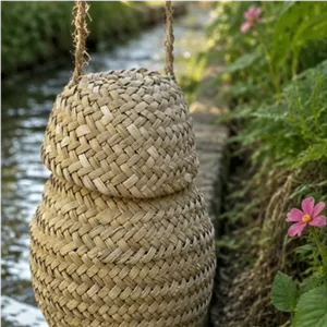 سبد در دار حصیری