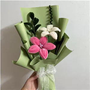 دسته گل لیلیوم پیپ پاکنی