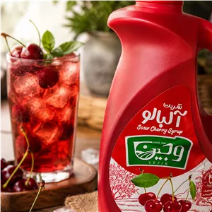شربت آلبالو وجین