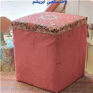 پاف مکعبی ترمه ابریشم قرمز. هزینه ارسال بصورت پس کرایه