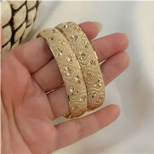 النگو یک و نیم سانتی طلاروس با رنگ ثابت 