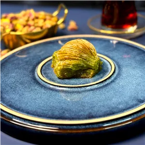 باقلوای میدیه (صدفی) پسته ای