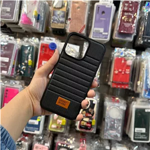 گارد IP15PROMAX آیفون مدل کربنی رنگ مشکی
