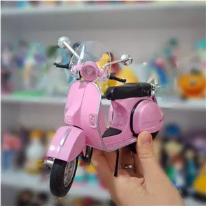 ماکت موتور فلزی طرح وسپا px125 1 10 رنگ صورتی