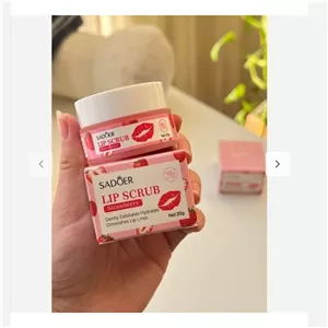 اسکراب لب لایه بردار،رفع خشکی و ترک و نرم کننده لب توت فرنگی سادور اورجینال هوتر کد064