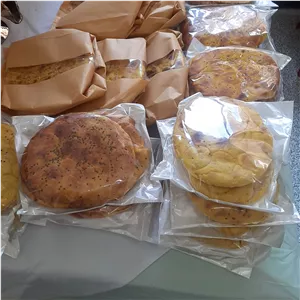 نان فطیر سنتی(هر بسته 2عددی)و تکی هم داریم ر اندازه ای که بخواین هم کوچک هم بزرگ در خدمتیم 