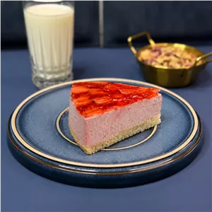 چیز کیک توت فرنگی (با 40% تخفیف)