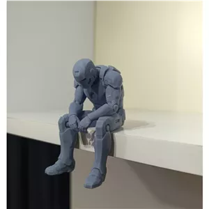 فیگور مرد آهنی نشسته iron man
