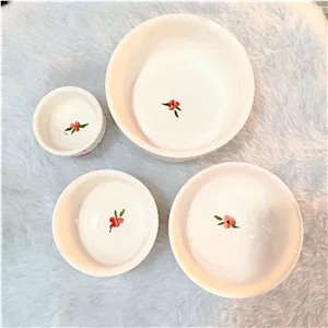 کاسه چهار سایز طرح خال خالی گل قرمز