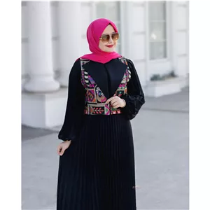 ست پیراهن و جلیقه گلبرگ مشکی