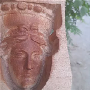مجسمه چوبی