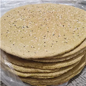 نان محلی با آرد گندم کامل 